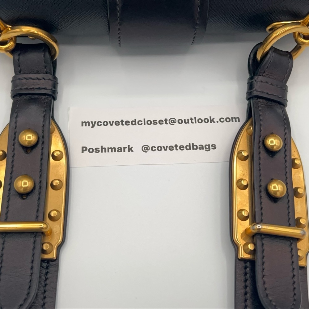 Beautiful Prada Cahier Bag w/ Prada dust-bag and Entrupy COA! Showstopper! ๐๐ค - Picture 11 of 17